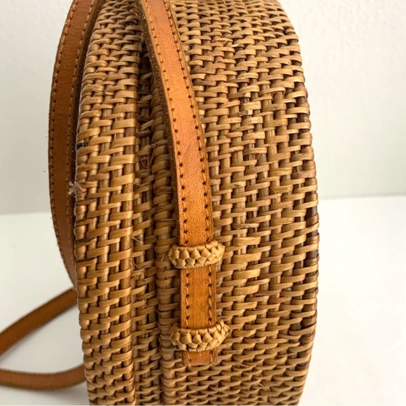 Round Rattan Women's Bag Good Condition - Picture 6 of 10